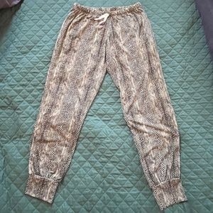 Onzie Snakeskin print Olive Green Joggers Sz S